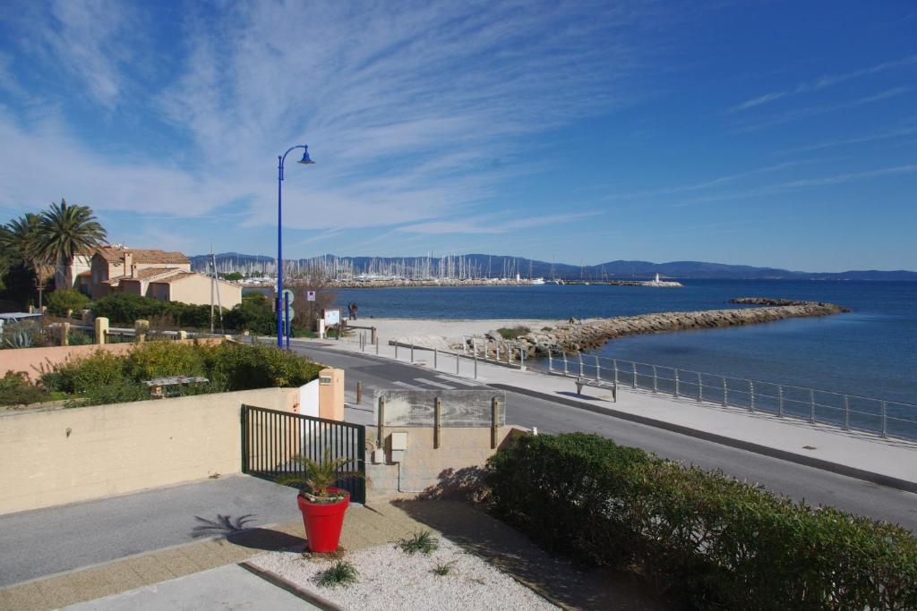 Les Stoechades Lejlighedshotel Hyères Eksteriør billede